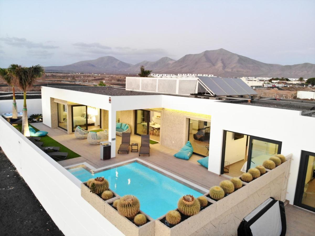 Sea Breeze Villas Lapa And Claca Playa Blanca  Eksteriør billede
